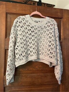 Zenana Outfitters Light Gray Open-Knit Cropped Crewneck Sweater